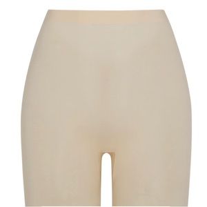Skims Sheer Sculpt Low Back Short